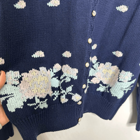 vtg 90s WOODS & GRAY floral cross stitch embroidered cardigan sweater navy M - Picture 3 of 7